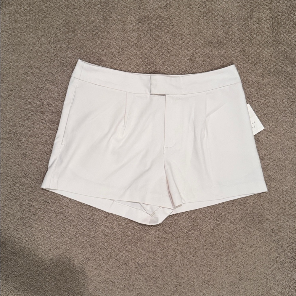 S19 NWT a new day High Rise Tailored Short, Dog Bone - Size: 14 - Picture 4 of 8